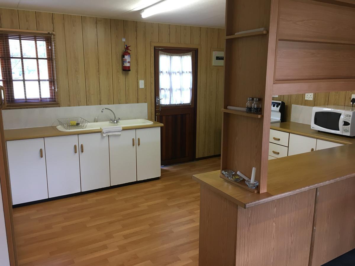 Dragon Peaks Mountain Resort Champagne Valley Extérieur photo