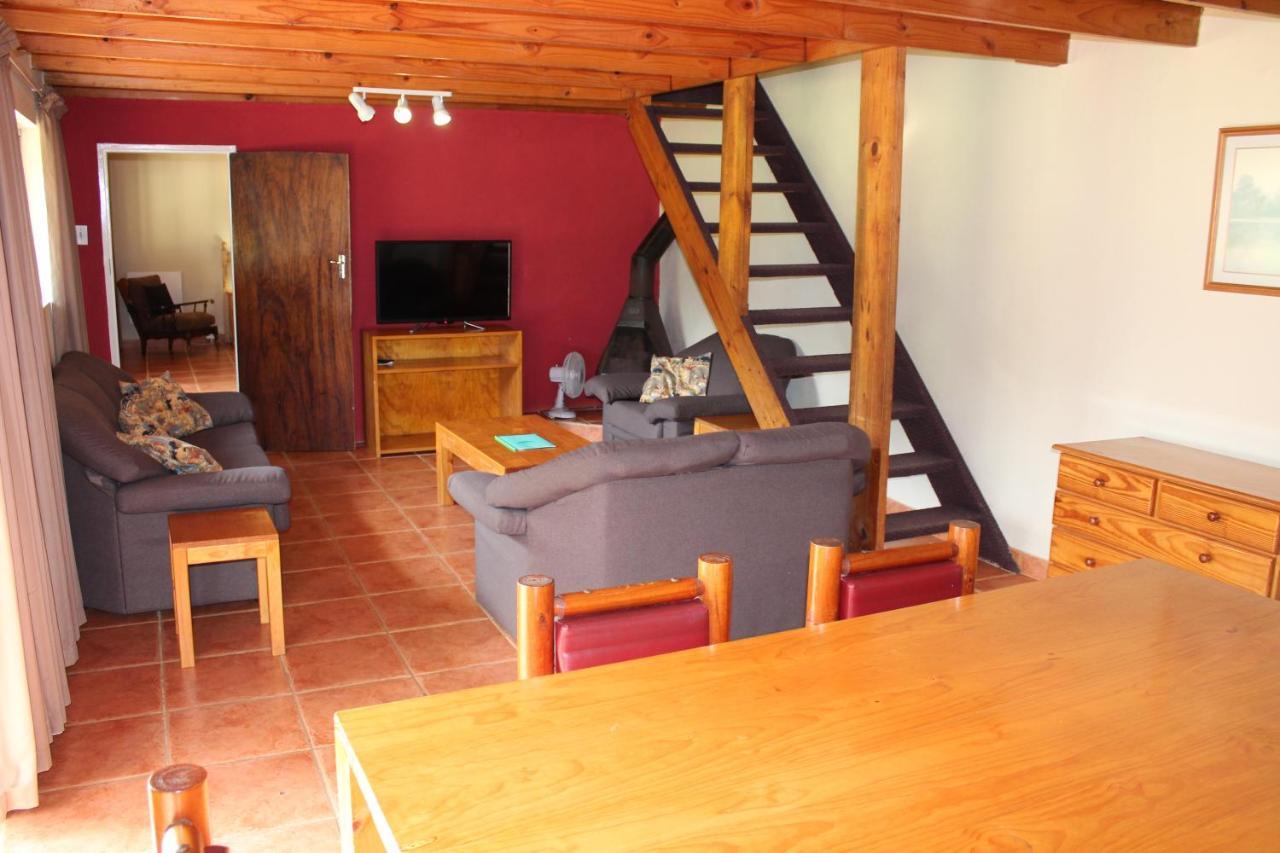 Dragon Peaks Mountain Resort Champagne Valley Extérieur photo