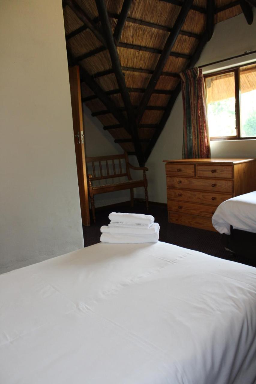 Dragon Peaks Mountain Resort Champagne Valley Extérieur photo