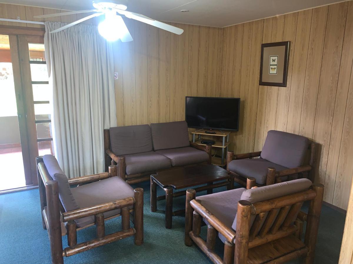 Dragon Peaks Mountain Resort Champagne Valley Extérieur photo